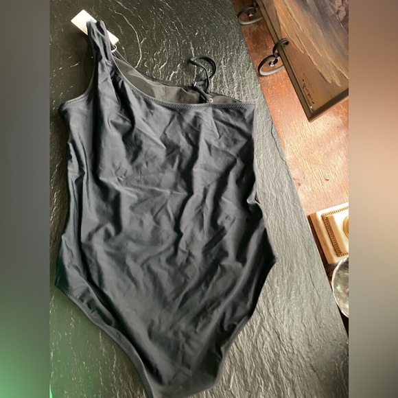 New💐 Beachsissi 1Pc. Bathing Suit - Picture 2 of 4